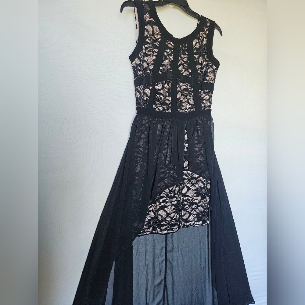 Elegant Morgan & Co. Long Formal Dress - Size 3/4 - Picture 5 of 16